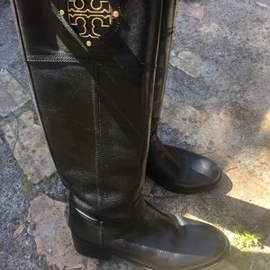 Black leather Tory Burch boots